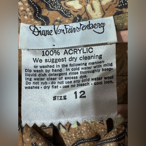 229 // Vintage 70’s Diane Von Furstenberg midi dress // 12 - Picture 3 of 4